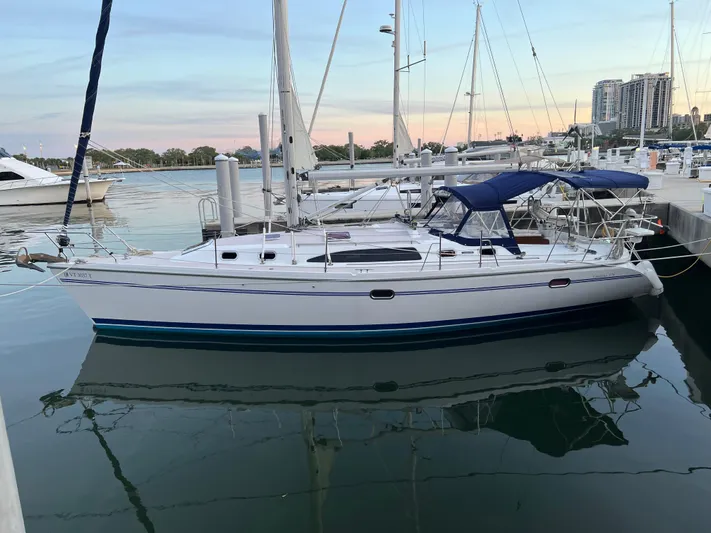 Hell's Bells Yacht Photos Pics 
