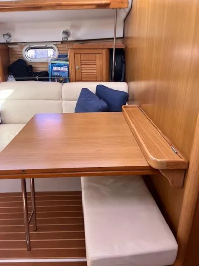 Hell's Bells Yacht Photos Pics 