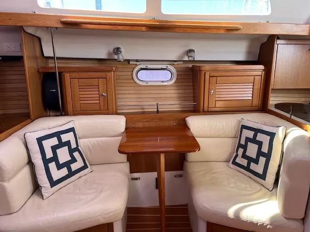 Hell's Bells Yacht Photos Pics 