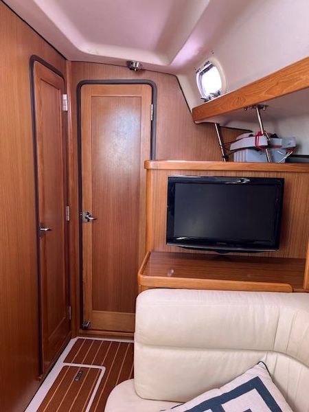2011 Catalina 375