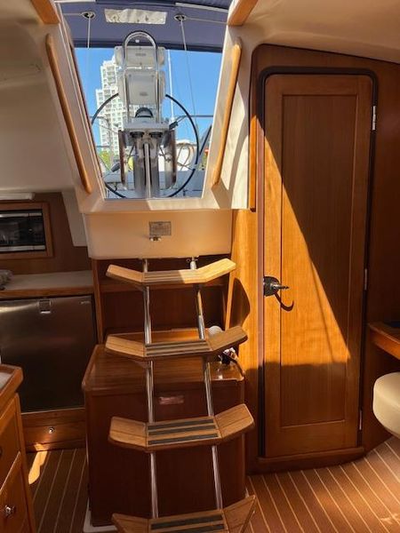 2011 Catalina 375