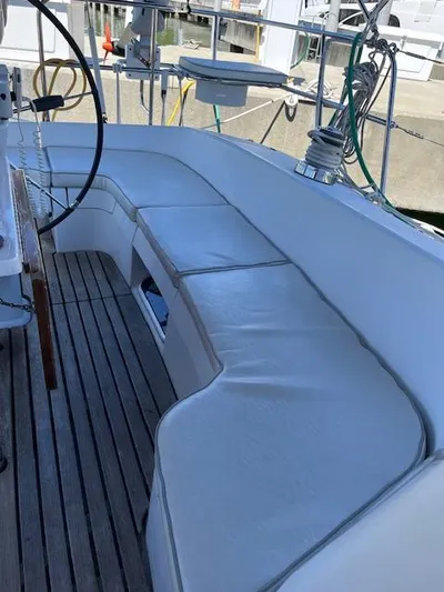 Hell's Bells Yacht Photos Pics 