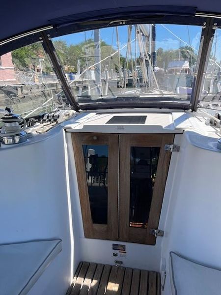 2011 Catalina 375