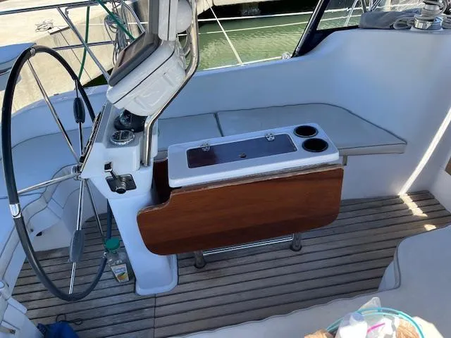 Hell's Bells Yacht Photos Pics 