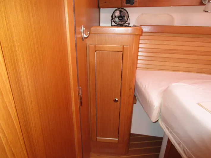 Hell's Bells Yacht Photos Pics 