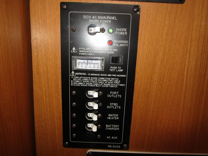 Hell's Bells Yacht Photos Pics 