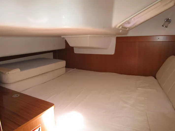 Hell's Bells Yacht Photos Pics 