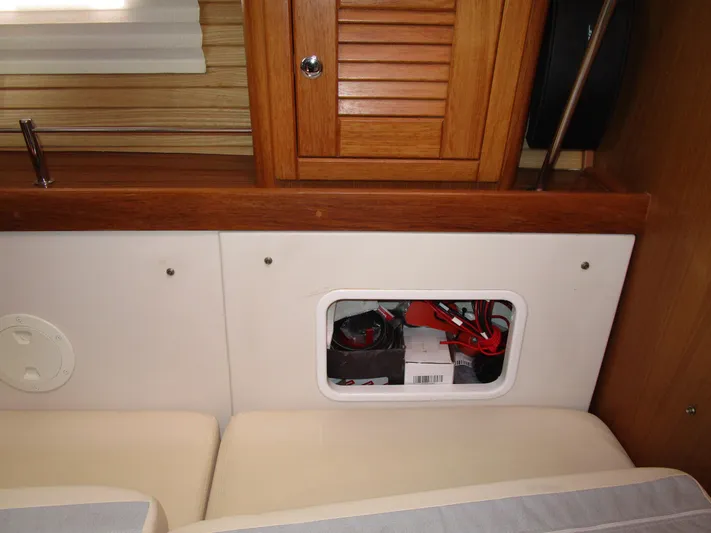 Hell's Bells Yacht Photos Pics 