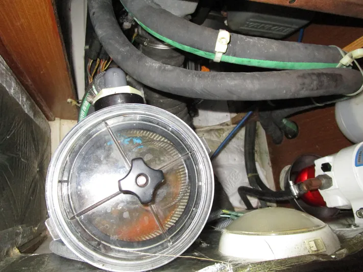 Hell's Bells Yacht Photos Pics 