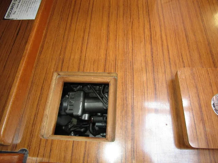 Hell's Bells Yacht Photos Pics 