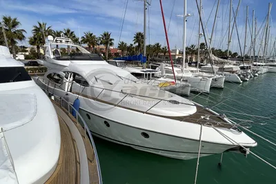 2001 Azimut 68 Plus
