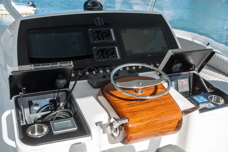 Malcria Yacht Photos Pics 