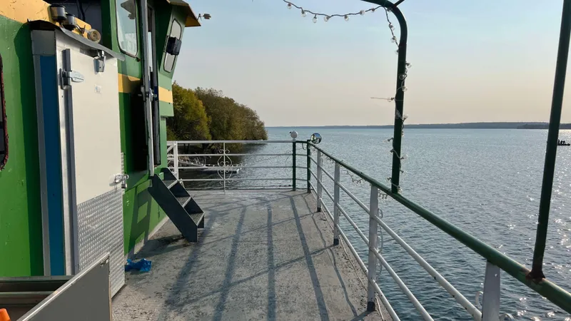 Orillia Island Princess Yacht Photos Pics 