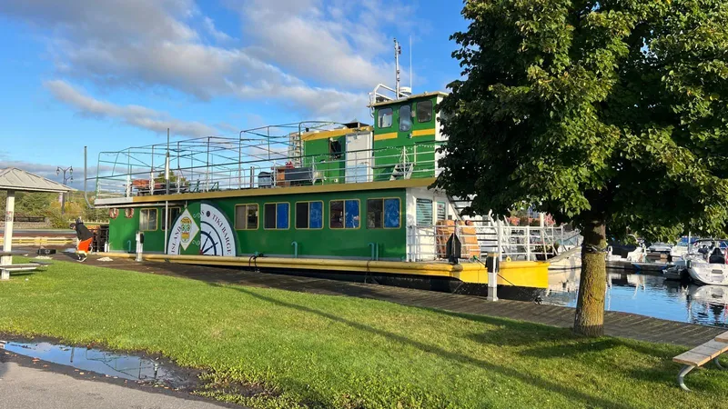 Orillia Island Princess Yacht Photos Pics 