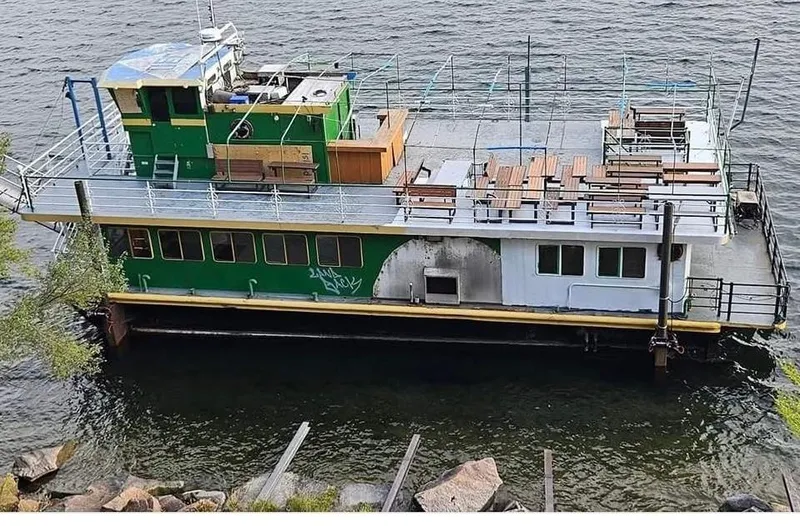 Orillia Island Princess Yacht Photos Pics 