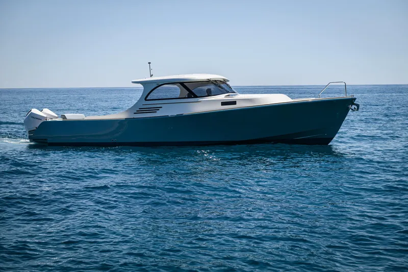 39 Outboard Yacht Photos Pics 