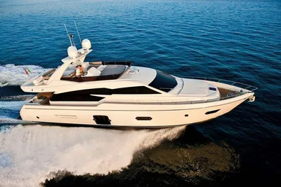Ferretti Yachts 720