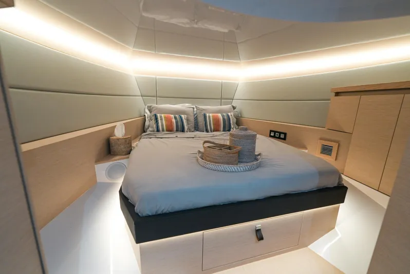 Dealer Demo Yacht Photos Pics 