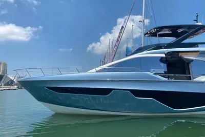 Sessa Marine F68 GULLWING Fly