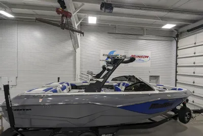 Malibu Wakesetter 25 LSV