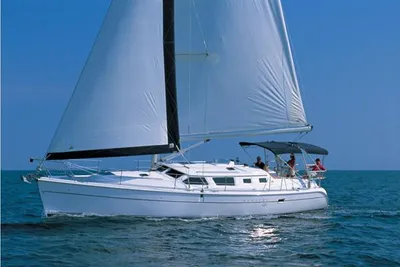 Hunter 44 Deck Salon