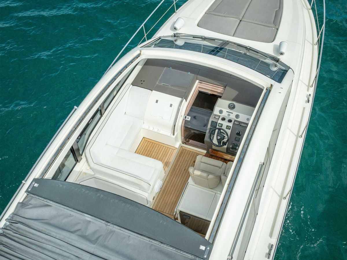 2015 Fairline 48 