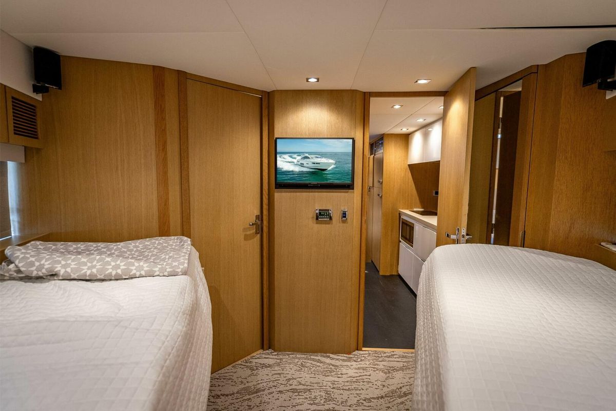 2015 Fairline 48 