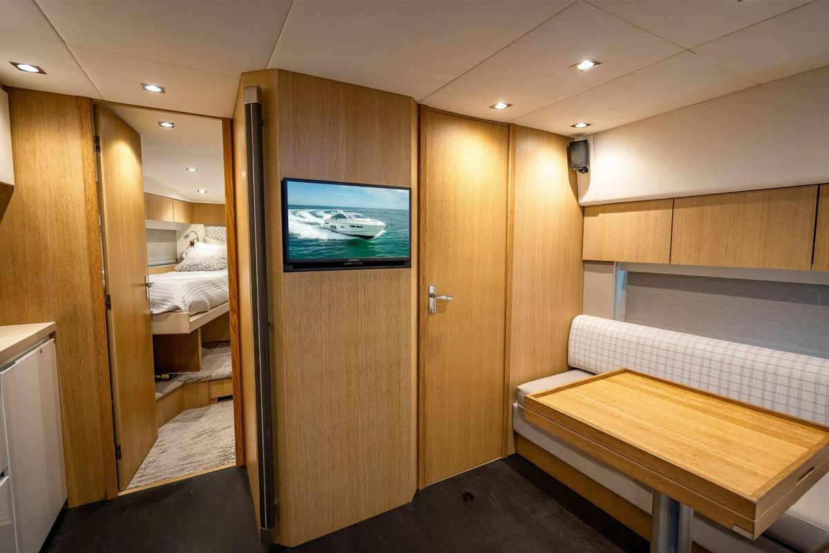 2015 Fairline 48 