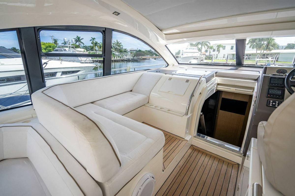 2015 Fairline 48 