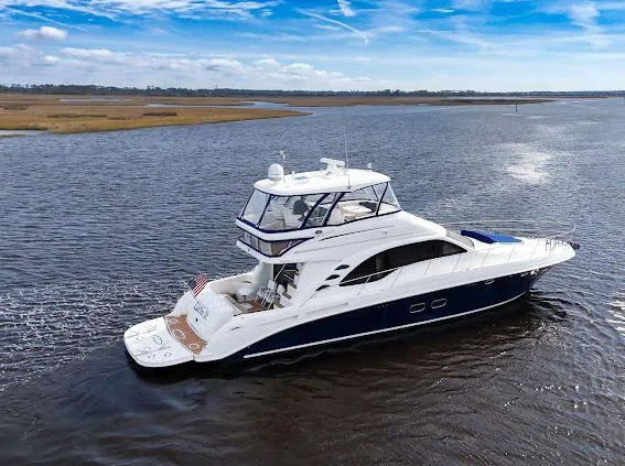 Extremely Clean Yacht Photos Pics 