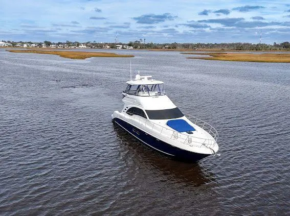 Extremely Clean Yacht Photos Pics 