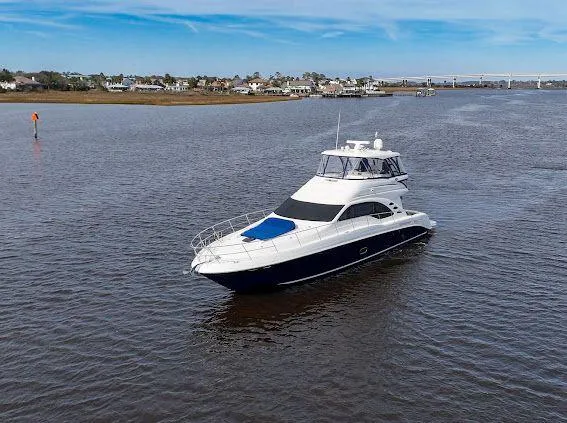 Extremely Clean Yacht Photos Pics 