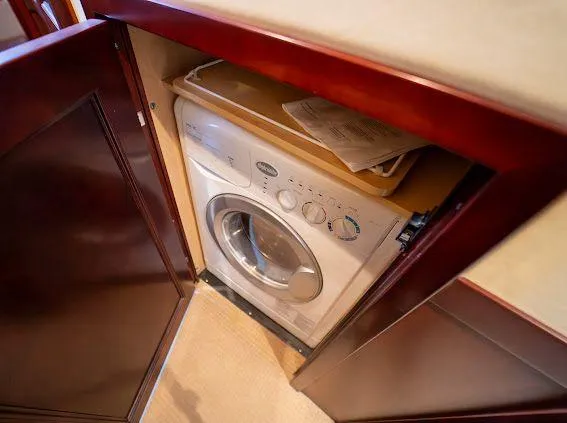 Extremely Clean Yacht Photos Pics 