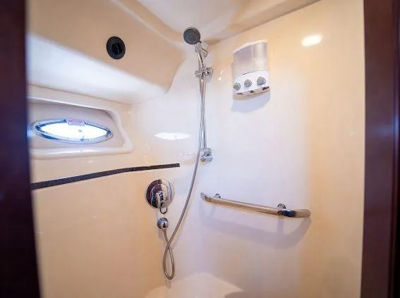 Extremely Clean Yacht Photos Pics 