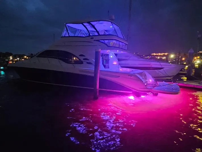 Extremely Clean Yacht Photos Pics 