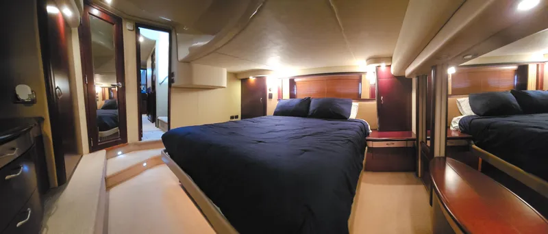 Extremely Clean Yacht Photos Pics 