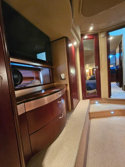 Extremely Clean Yacht Photos Pics 