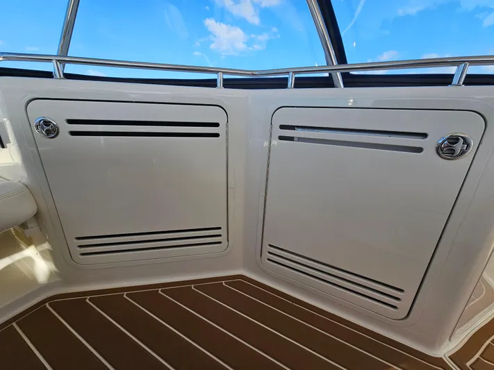 Extremely Clean Yacht Photos Pics 