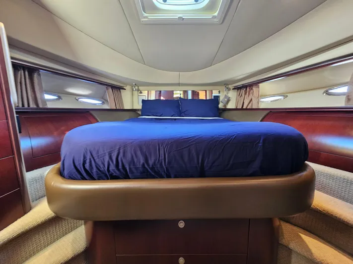 Extremely Clean Yacht Photos Pics 