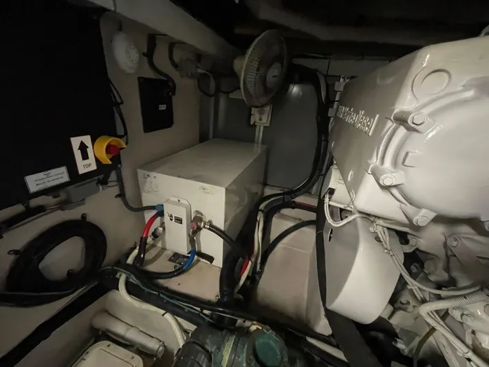 Extremely Clean Yacht Photos Pics 