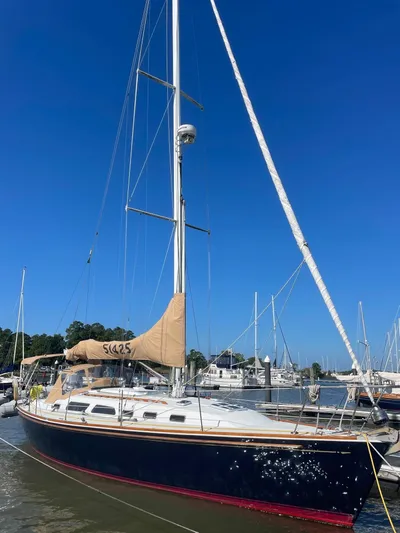 Caribou Yacht Photos Pics 