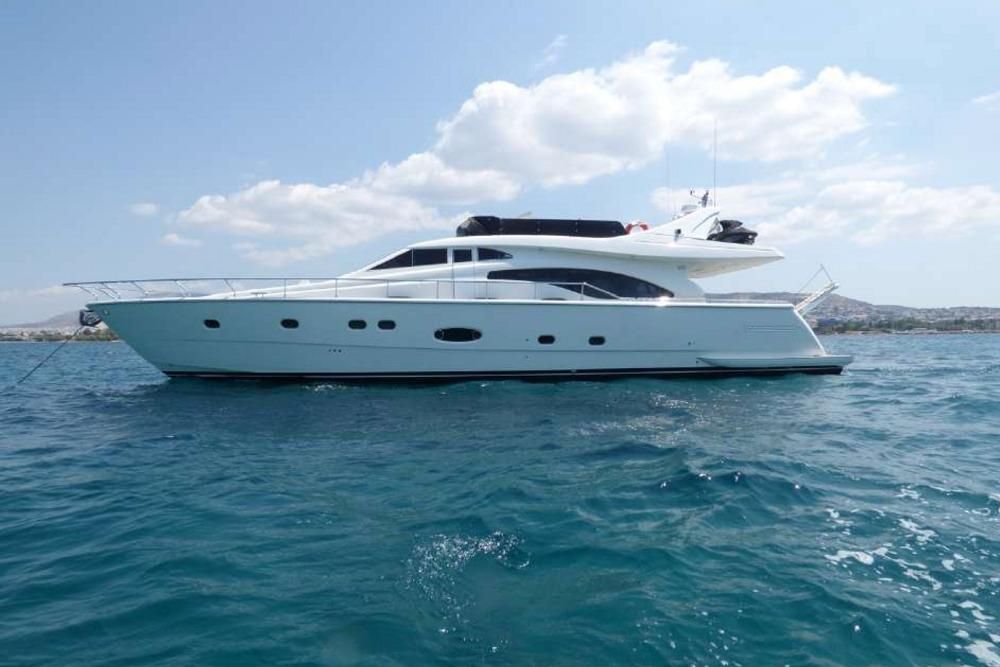 2002 Ferretti Yachts 68 