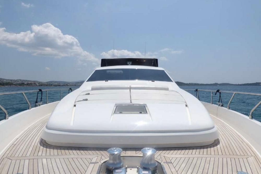 2002 Ferretti Yachts 68 