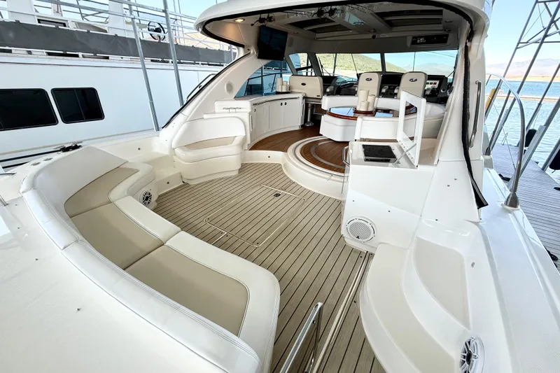 Seas The Day Yacht Photos Pics Luxurious 2014 Sea Ray 580 Sundancer yacht interior with elegant seating and modern design.