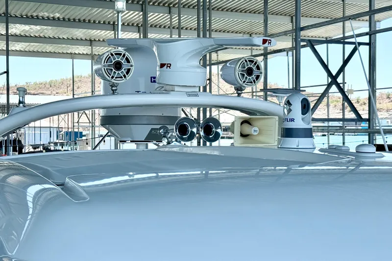 Seas The Day Yacht Photos Pics 2014 Sea Ray 580 Sundancer yacht with advanced radar and communication equipment.