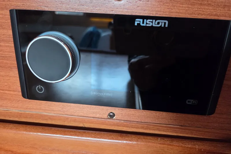 Here & Now Yacht Photos Pics Fusion audio system in a 2021 Catalina 445 yacht, featuring SiriusXM and WiFi connectivity.