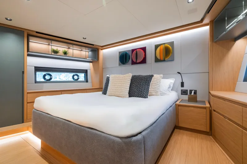 Simon Yacht Photos Pics Luxurious bedroom interior of 2024 Pardo Yachts GT75, featuring modern design and elegant decor.