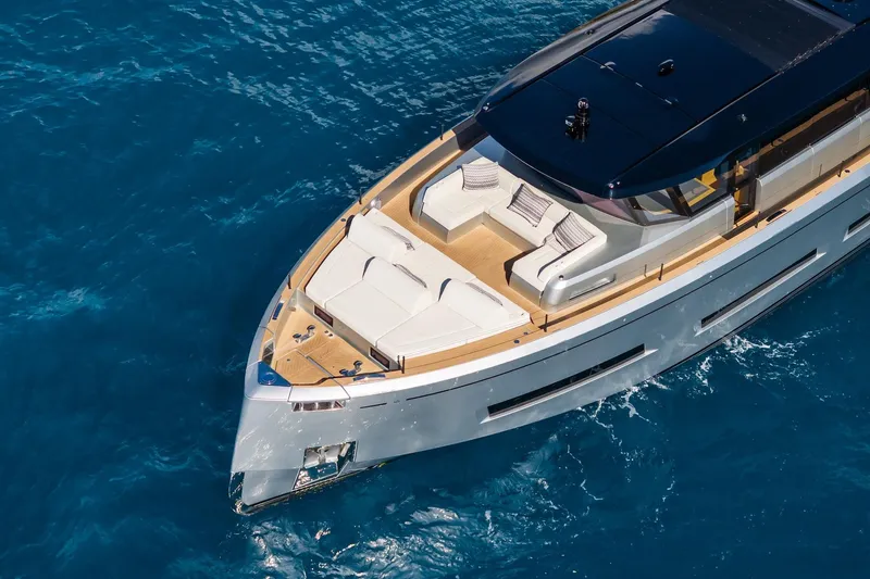 Simon Yacht Photos Pics 2024 Pardo Yachts GT75 luxury yacht cruising on blue ocean waters.