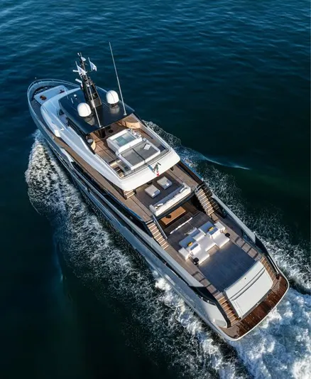 Doge 400 Yacht Photos Pics Luxurious Ocean King Doge 400 yacht cruising on open water, 2027 model.