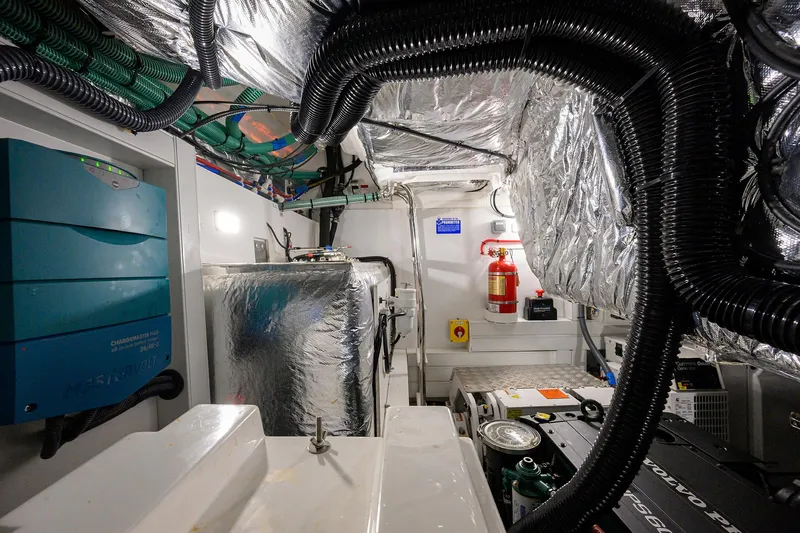 Traseas Yacht Photos Pics Princess V50 TraSeas - Engine Room